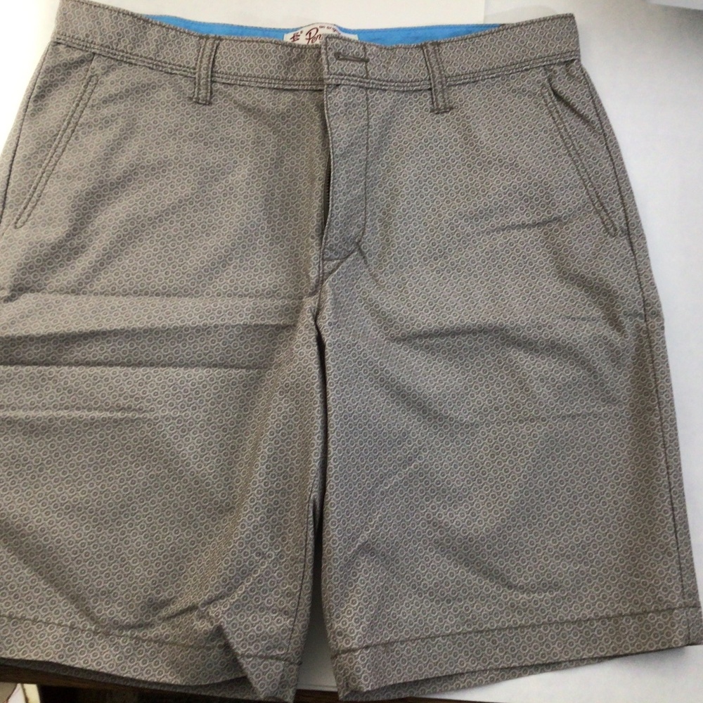 Penguin by Munsingwear Mens Khaki Print Shorts 32” waist